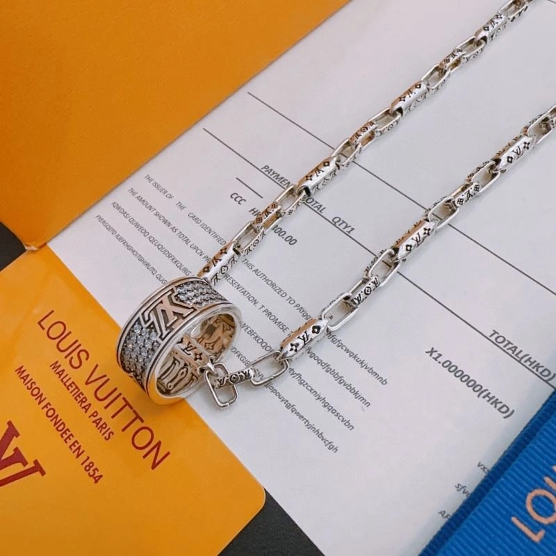 Breathable Louis Vuitton Necklaces 250021