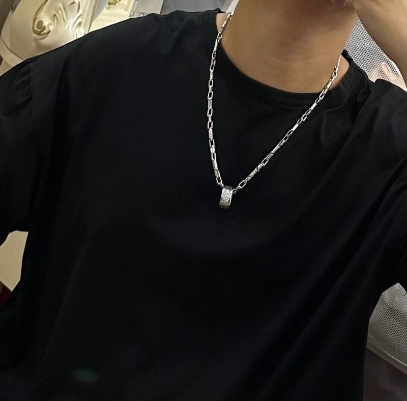 Breathable Louis Vuitton Necklaces 250021