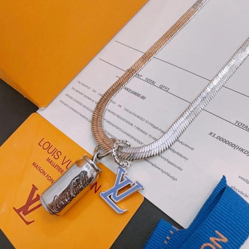 Effortless Louis Vuitton Necklaces 250007