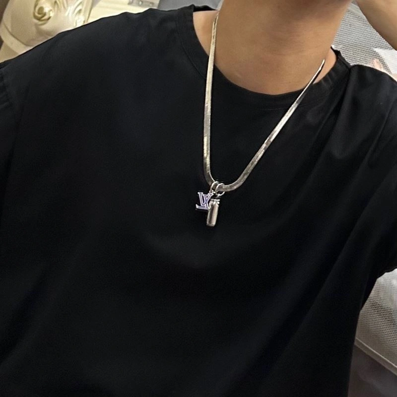 Effortless Louis Vuitton Necklaces 250007