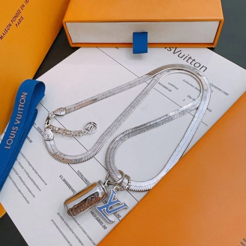 Effortless Louis Vuitton Necklaces 250007