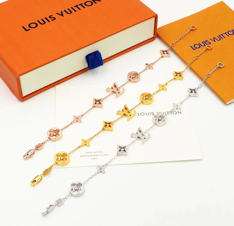Cozy Louis Vuitton Necklaces 250025