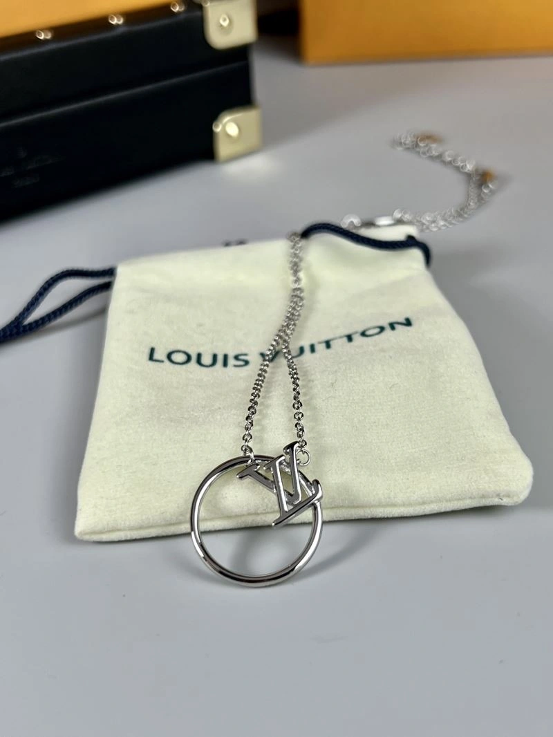 Louis Vuitton Necklaces Lightweight 250029