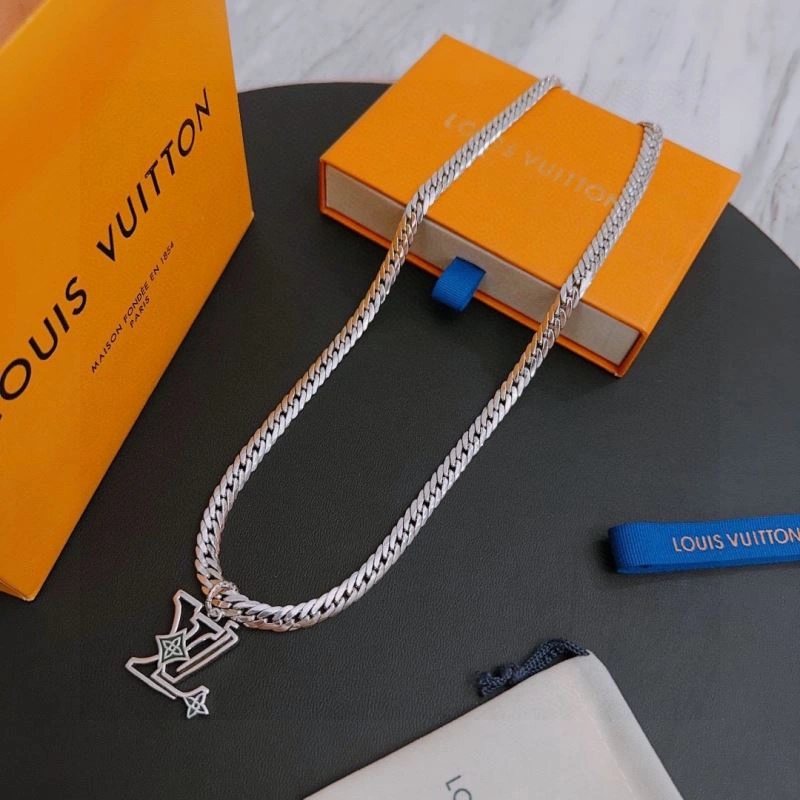 Effortless Louis Vuitton Necklaces 250008