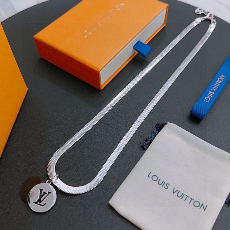 SunProtective Louis Vuitton Necklaces 250023