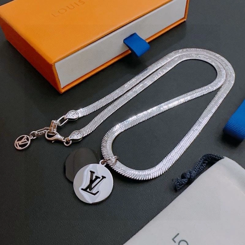 SunProtective Louis Vuitton Necklaces 250023