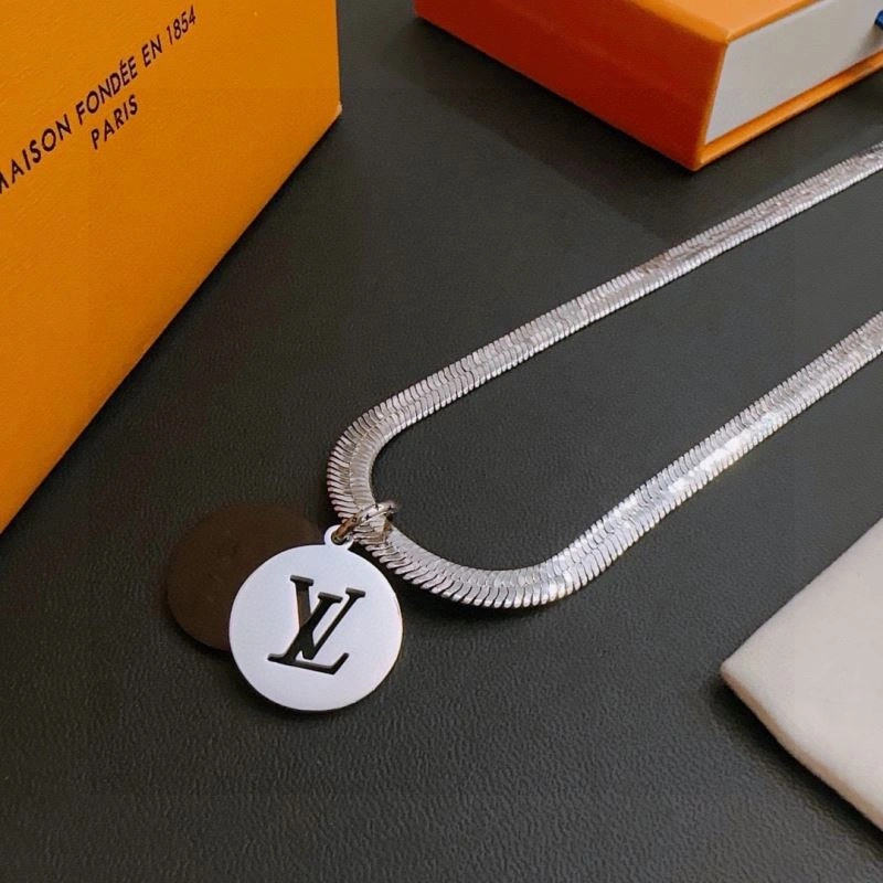 SunProtective Louis Vuitton Necklaces 250023