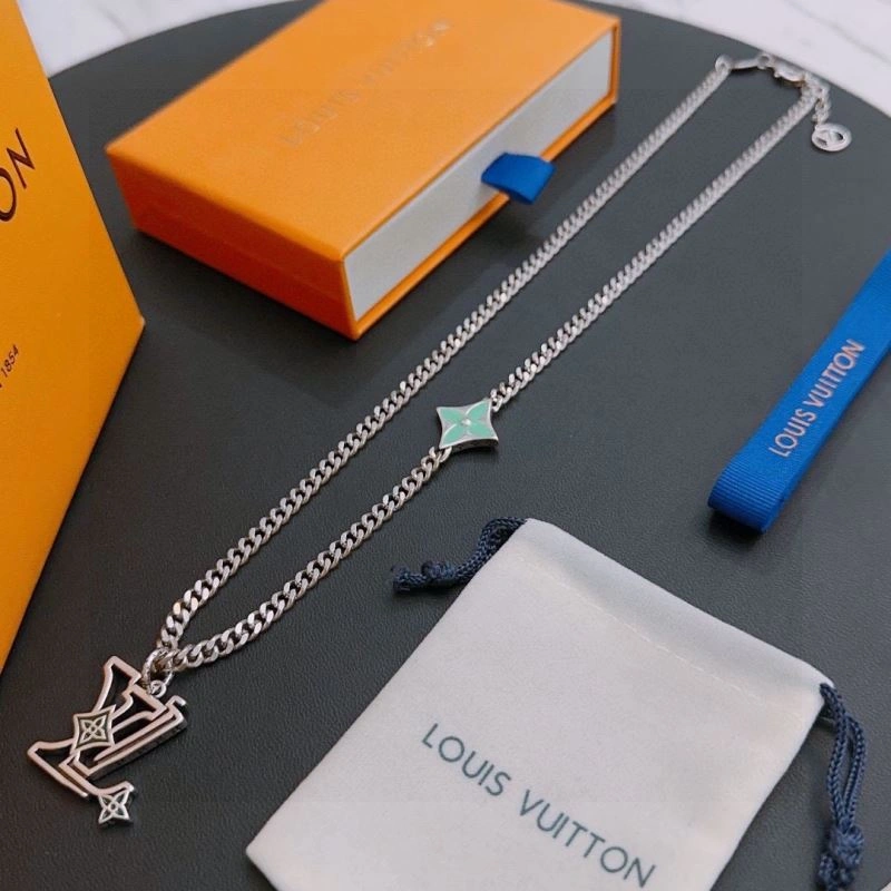 Louis Vuitton Necklaces Practical 250012