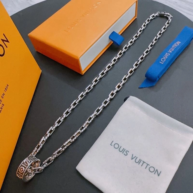 Louis Vuitton Necklaces Packable 250010