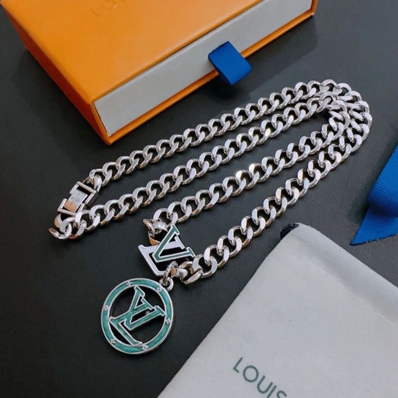 ModernLook Louis Vuitton Necklaces 250009