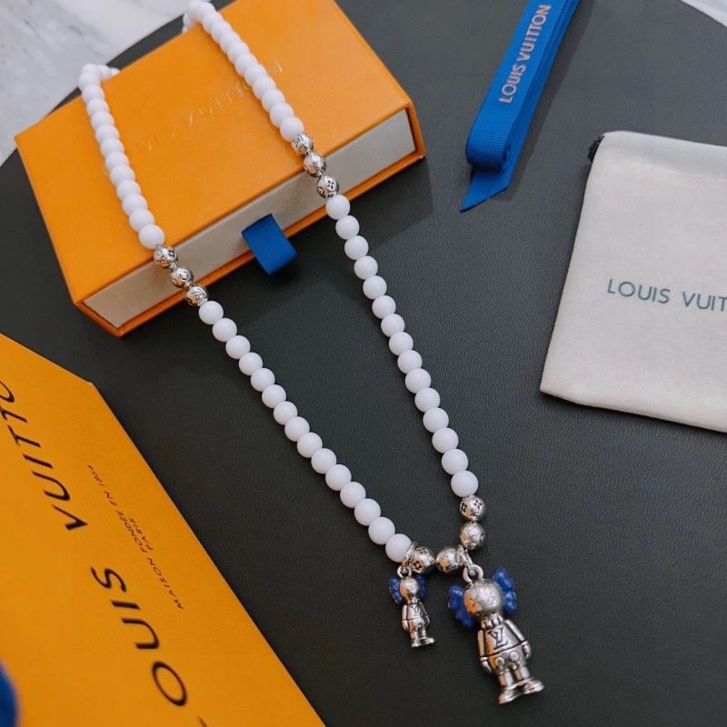 WrinkleFree Louis Vuitton Necklaces 250015