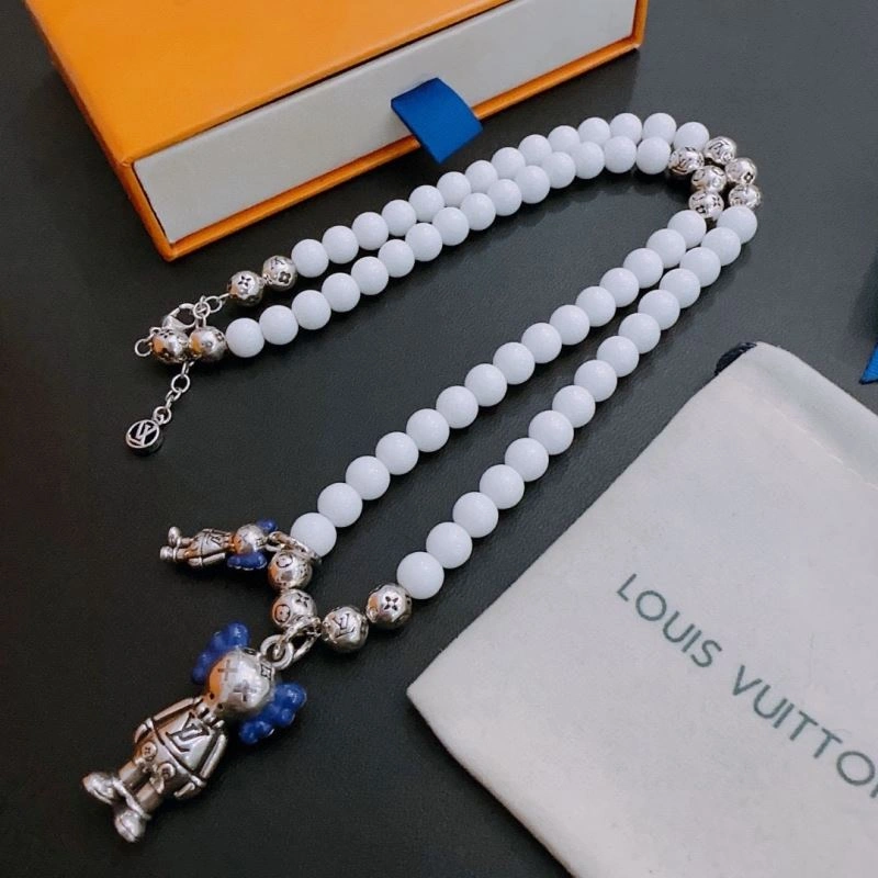 WrinkleFree Louis Vuitton Necklaces 250015