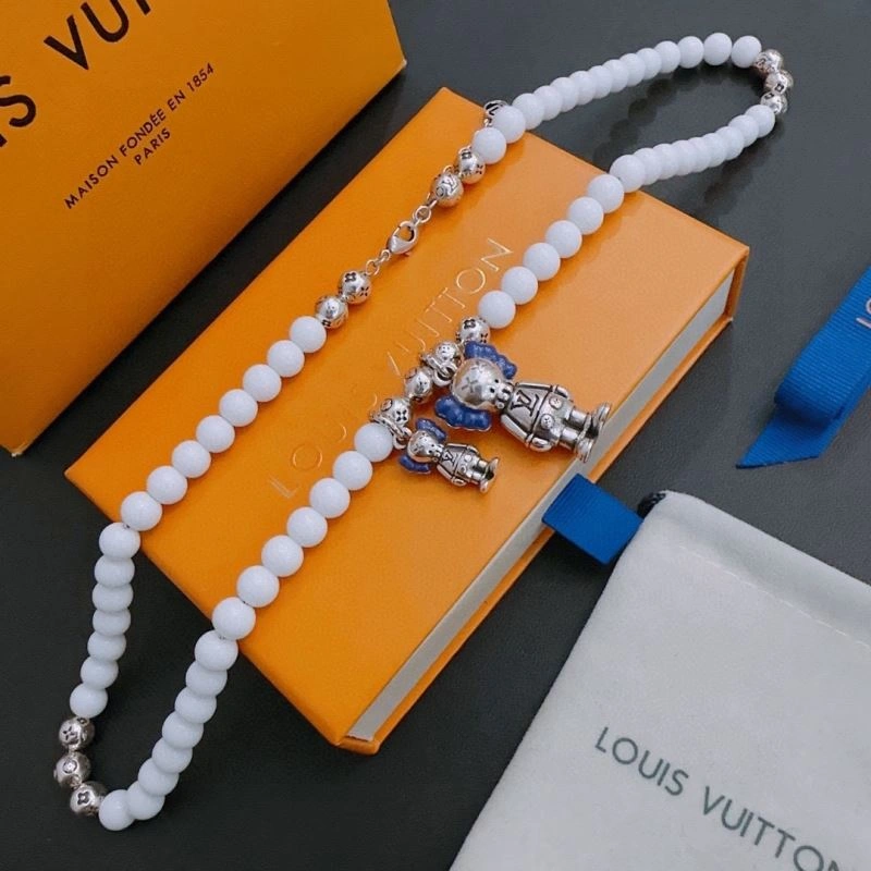WrinkleFree Louis Vuitton Necklaces 250015
