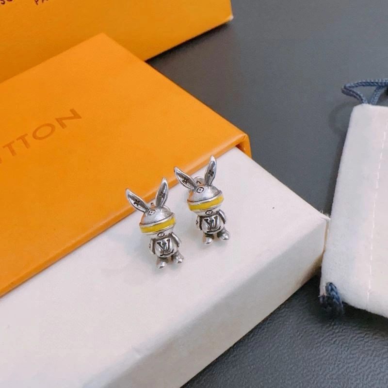 Neat Louis Vuitton Necklaces 250004