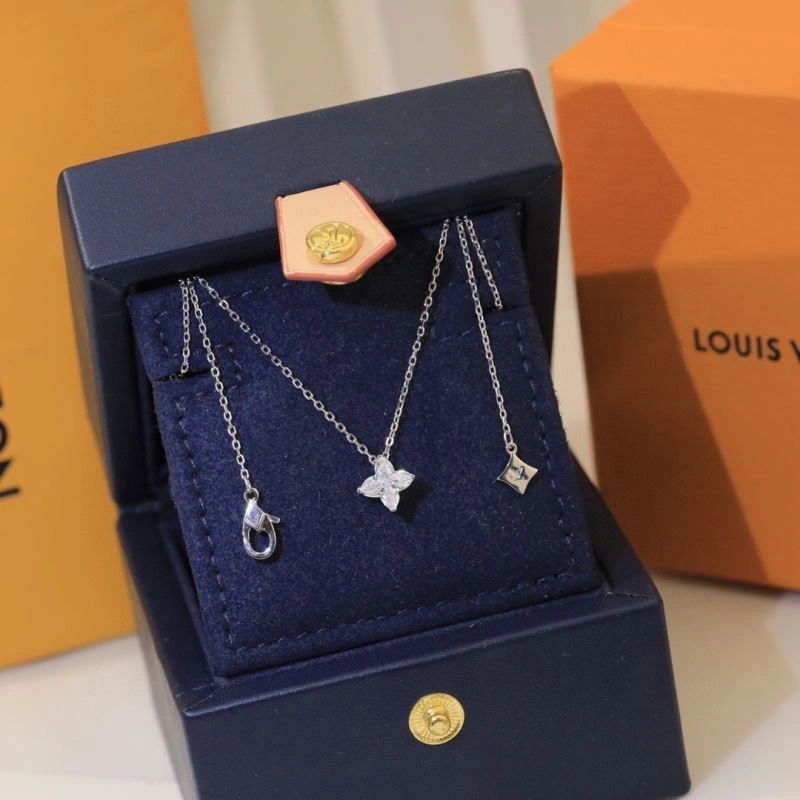 QuickDry Louis Vuitton Necklaces 249997