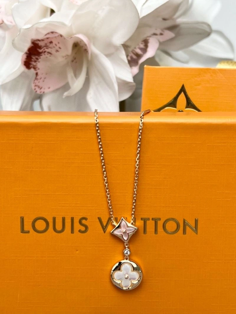 Louis Vuitton Necklaces Trendy 249994
