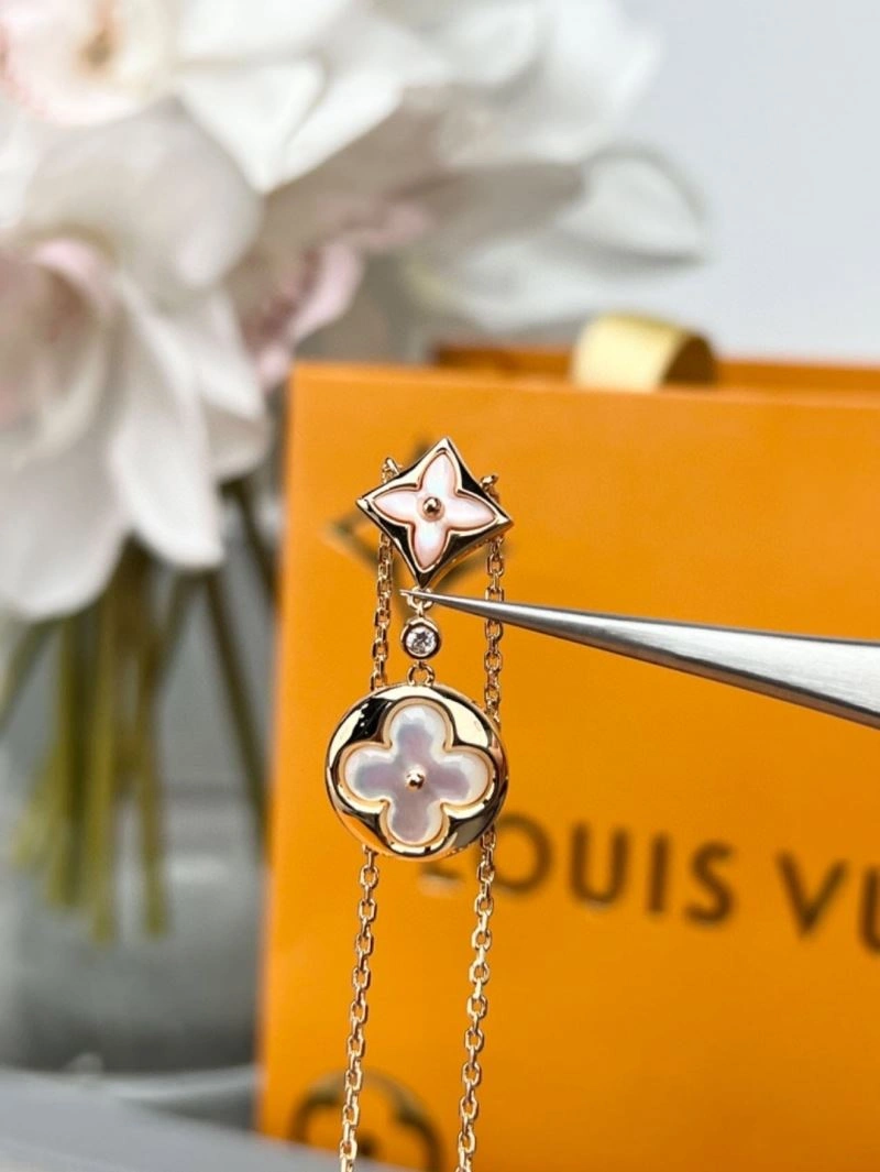 Louis Vuitton Necklaces Trendy 249994