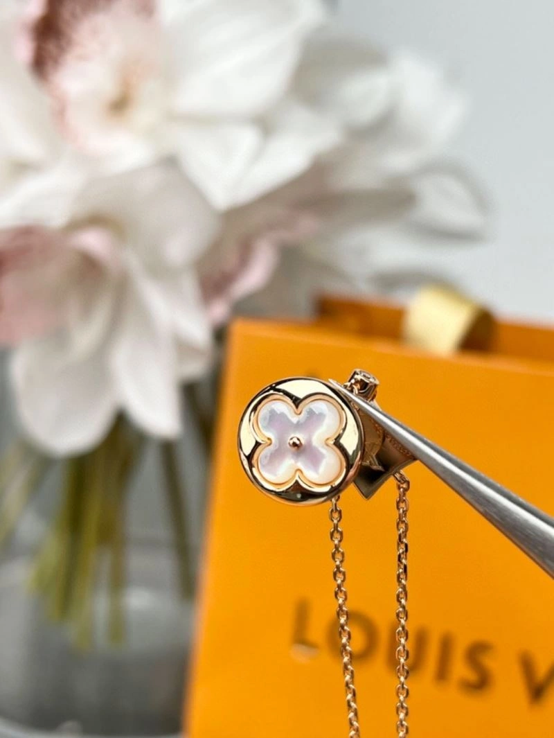 Louis Vuitton Necklaces Trendy 249994