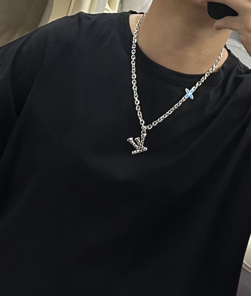 Louis Vuitton Necklaces DailyWear 249990