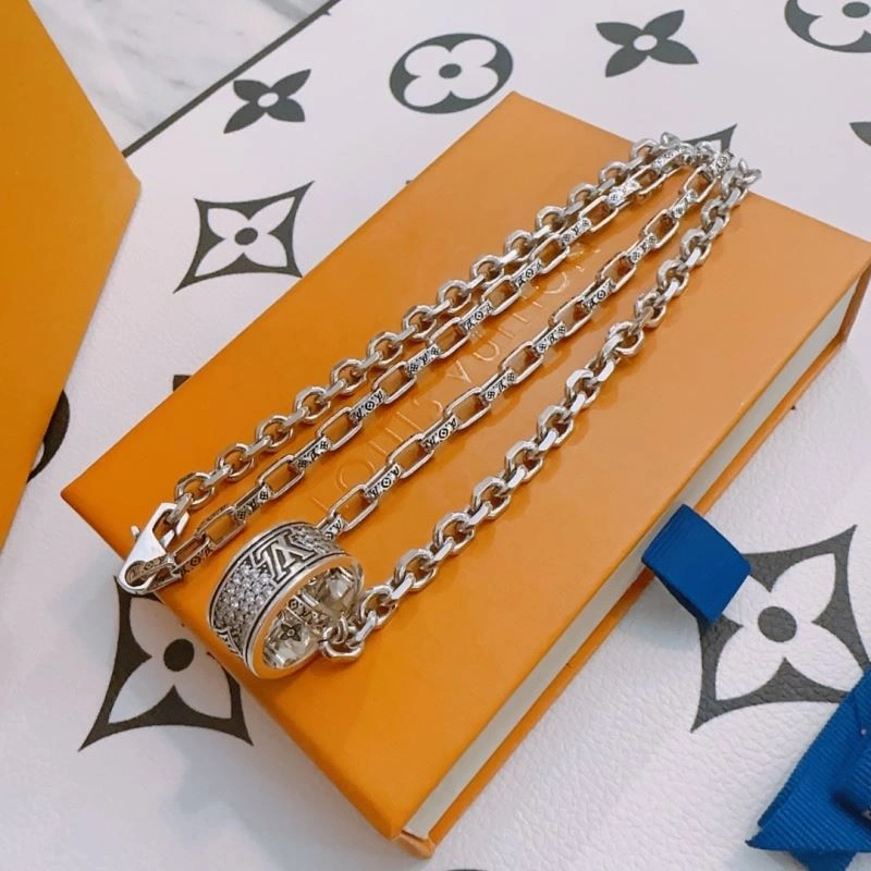 SmartChoice Louis Vuitton Necklaces 249966