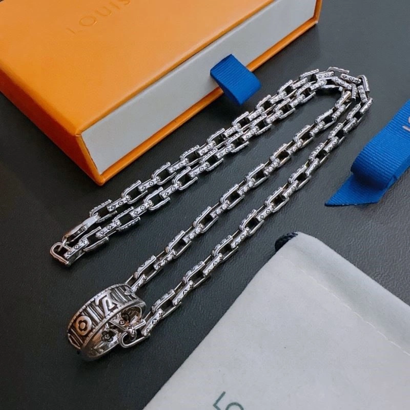 Attractive Louis Vuitton Necklaces 249777