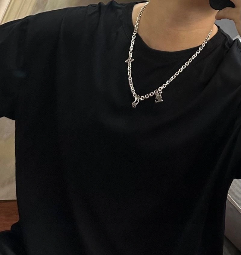 Packable Louis Vuitton Necklaces 249776