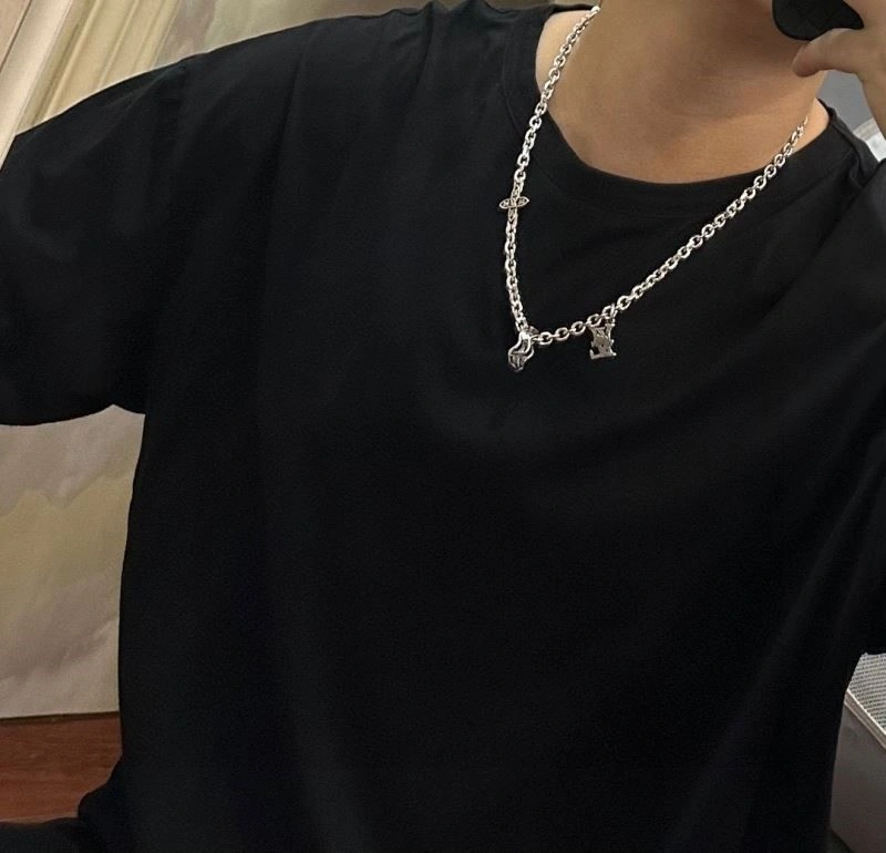 Packable Louis Vuitton Necklaces 249776