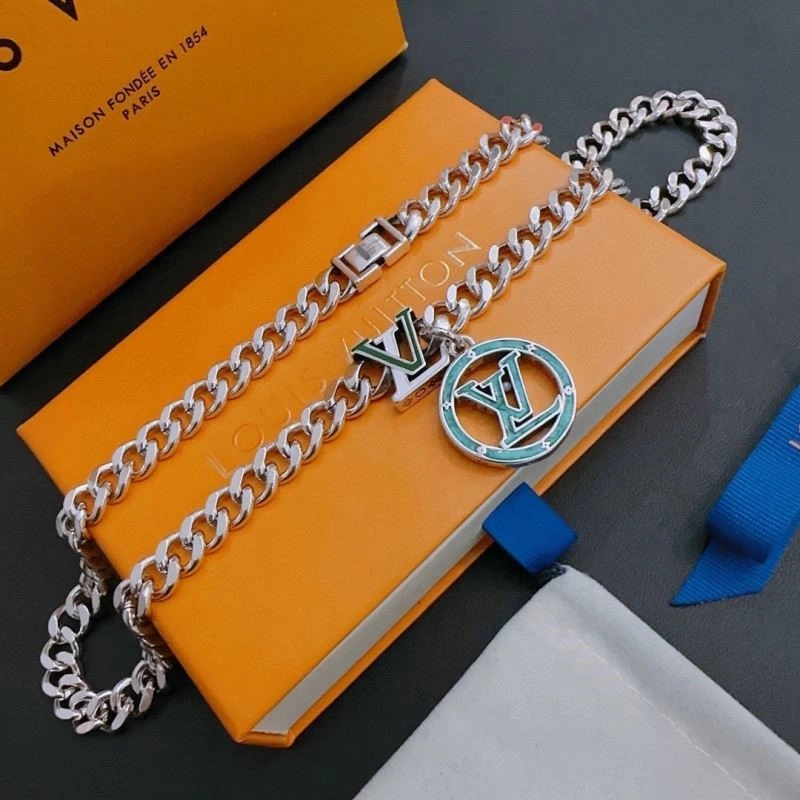 Louis Vuitton Necklaces Classic 249768