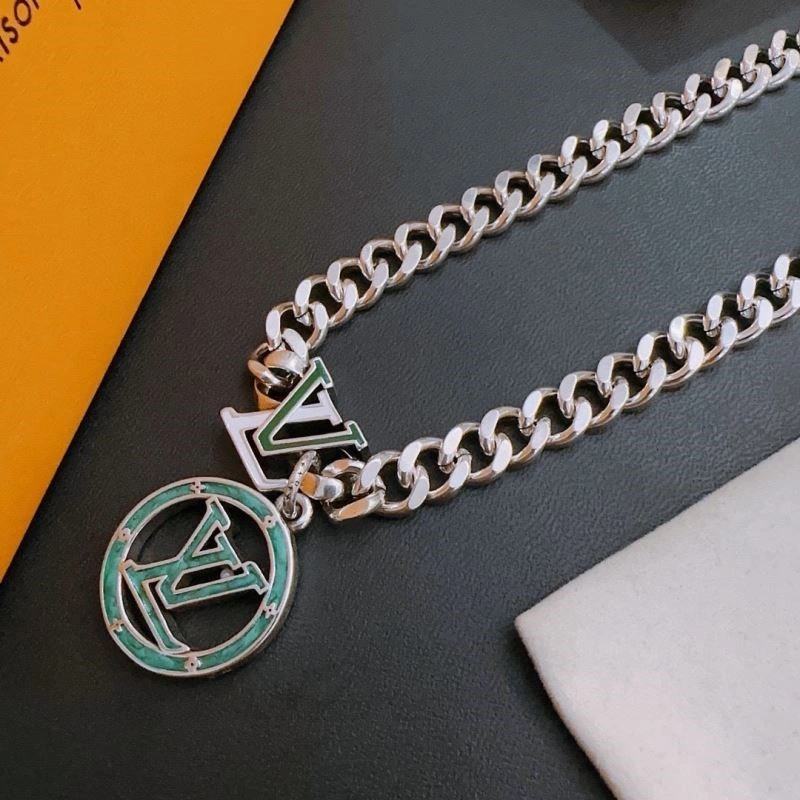 Louis Vuitton Necklaces Classic 249768
