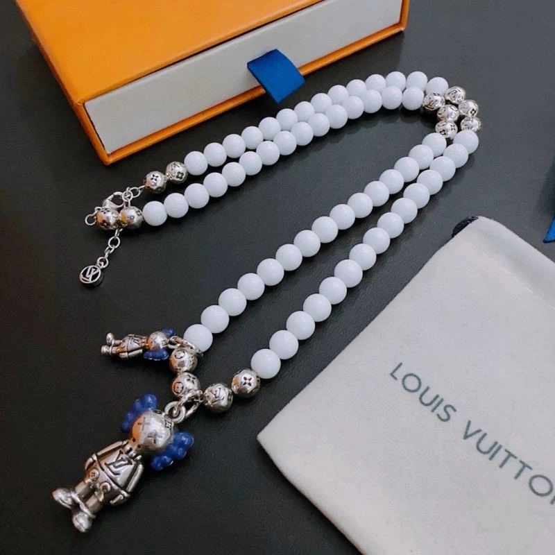 Fashionable Louis Vuitton Necklaces 249778