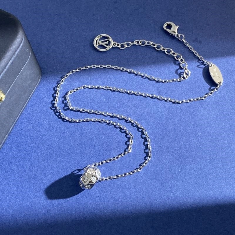 Unisex Louis Vuitton Necklaces 249770