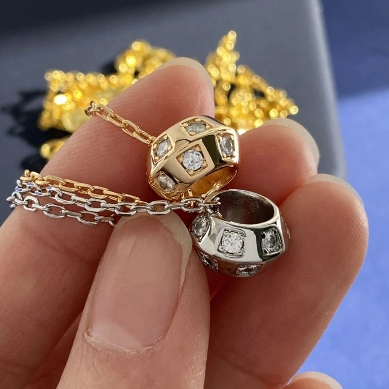 Unisex Louis Vuitton Necklaces 249770