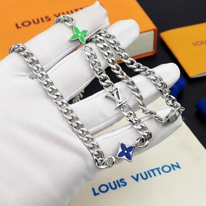 Louis Vuitton Necklaces ZipUp 249766