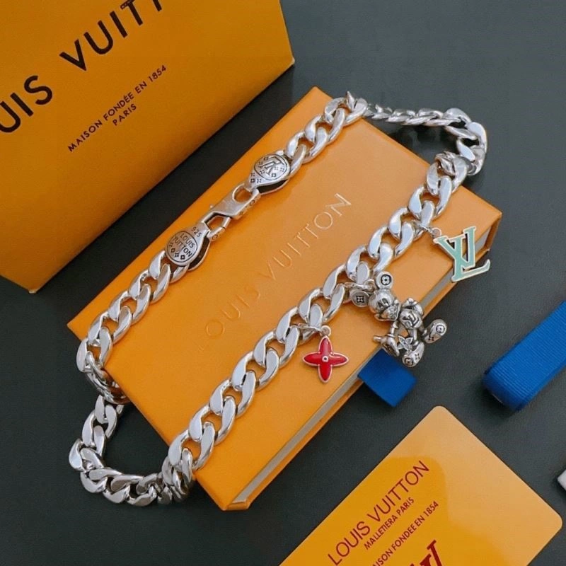 Chic Louis Vuitton Necklaces 249723