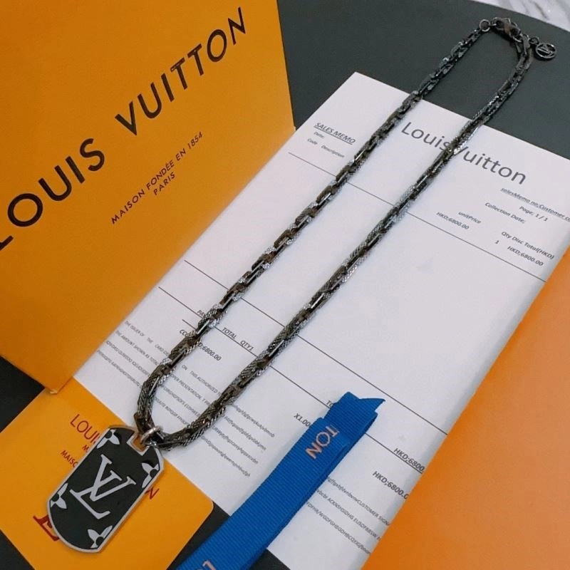 Sporty Louis Vuitton Necklaces 249727