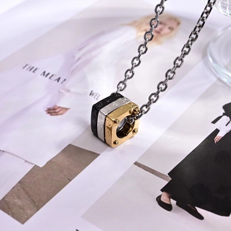 Louis Vuitton Necklaces Functional 249731