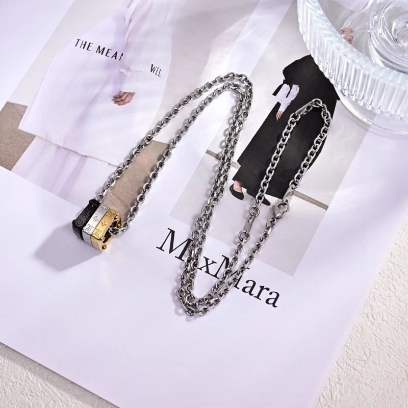 Louis Vuitton Necklaces Functional 249731