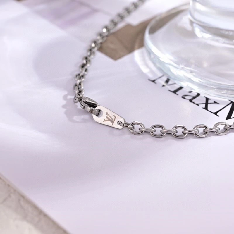 Louis Vuitton Necklaces Functional 249731