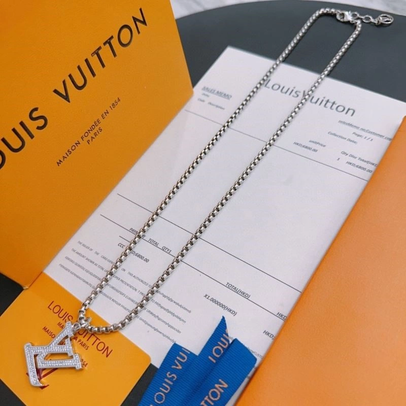 Comfortable Louis Vuitton Necklaces 249717