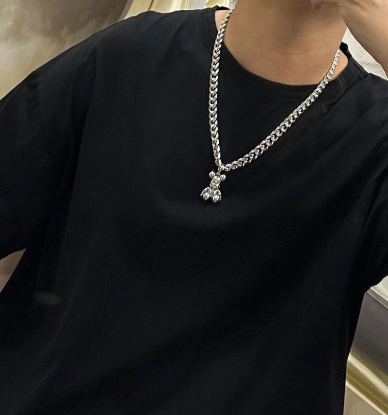 Louis Vuitton Necklaces Attractive 249742