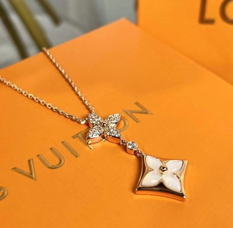 AllSeason Louis Vuitton Necklaces 249724