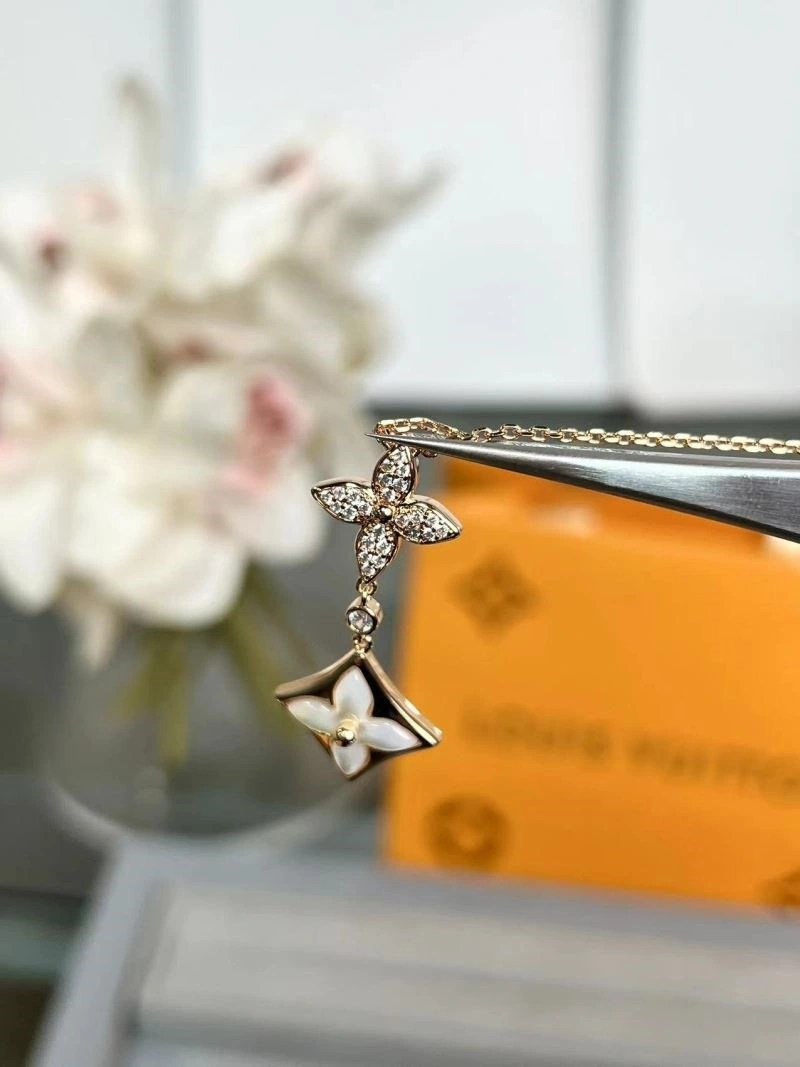 AllSeason Louis Vuitton Necklaces 249724
