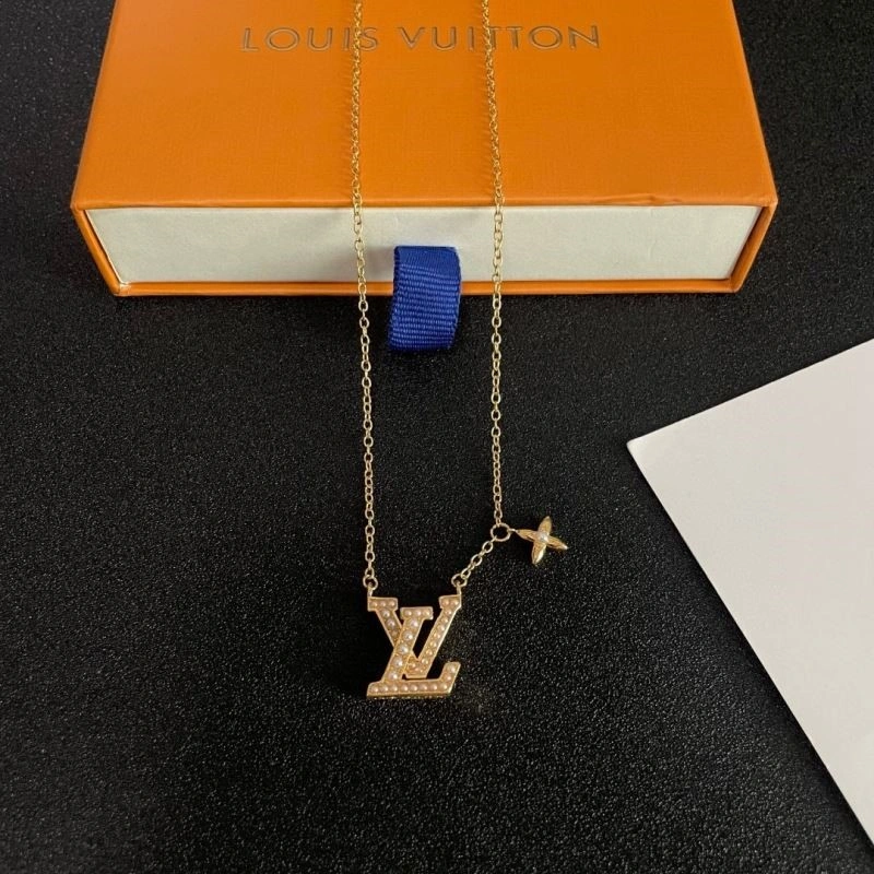 WellDesigned Louis Vuitton Necklaces 249737
