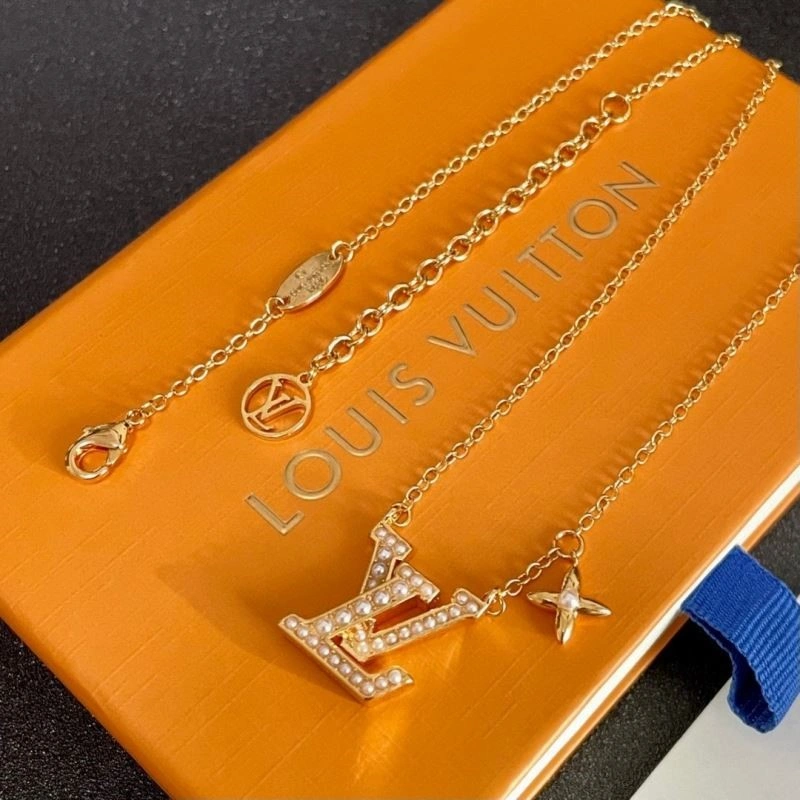 WellDesigned Louis Vuitton Necklaces 249737