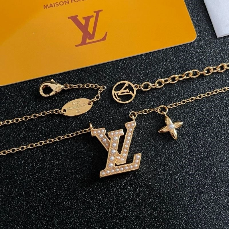 WellDesigned Louis Vuitton Necklaces 249737