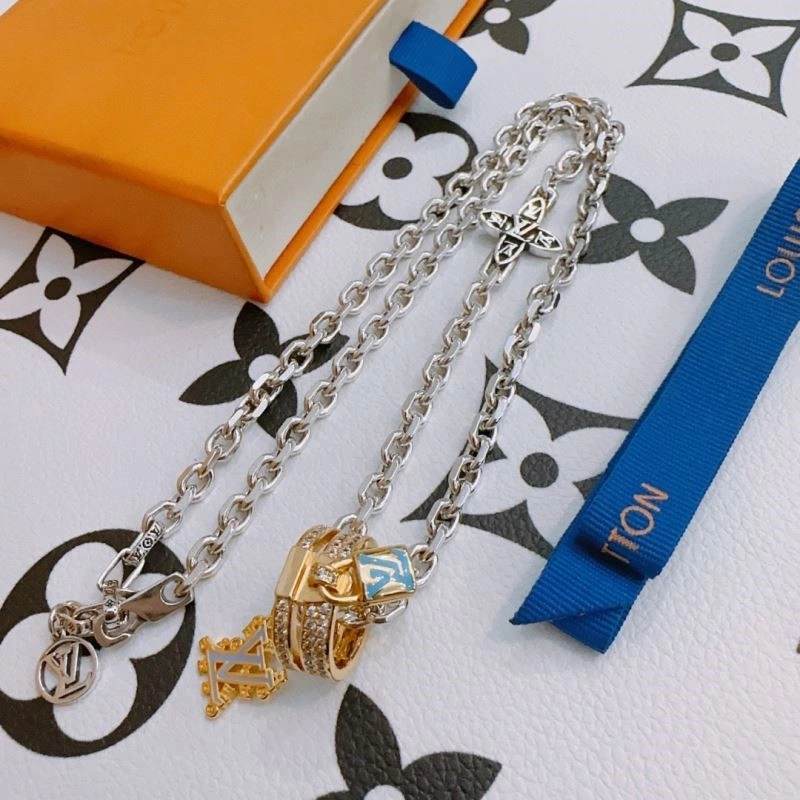 Packable Louis Vuitton Necklaces 249741