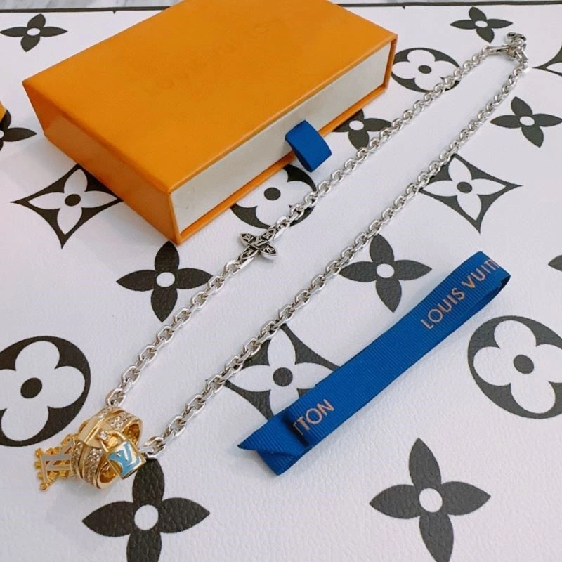 Packable Louis Vuitton Necklaces 249741