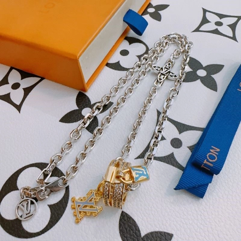 Packable Louis Vuitton Necklaces 249741