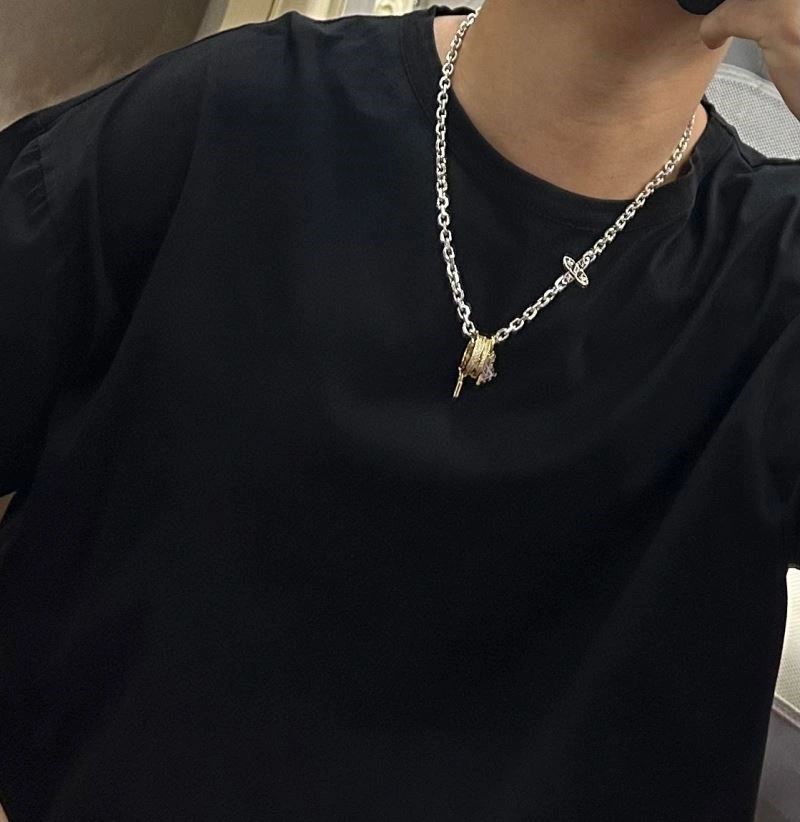 Packable Louis Vuitton Necklaces 249741