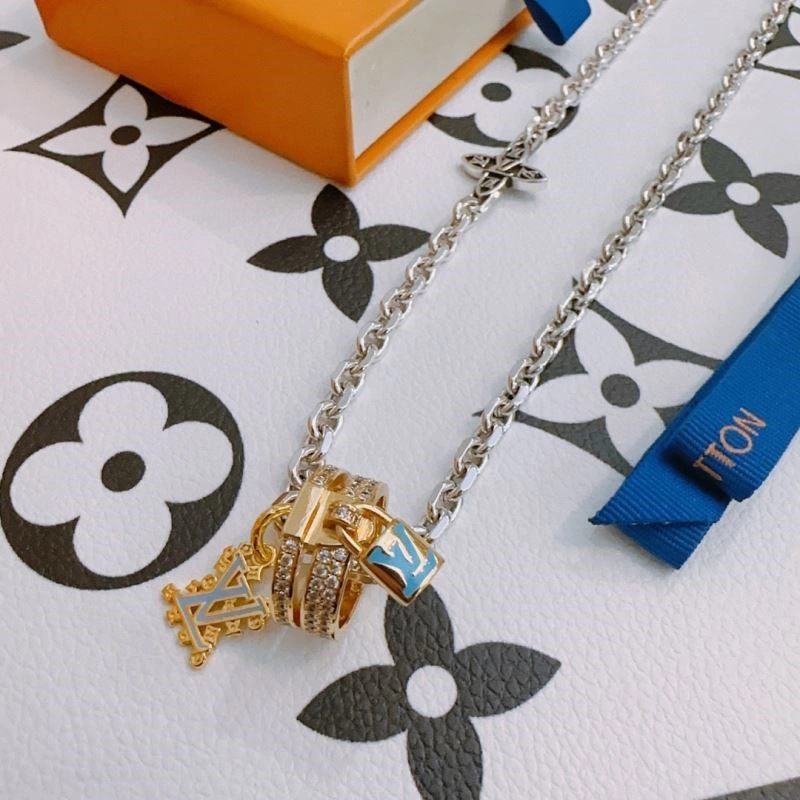 Packable Louis Vuitton Necklaces 249741